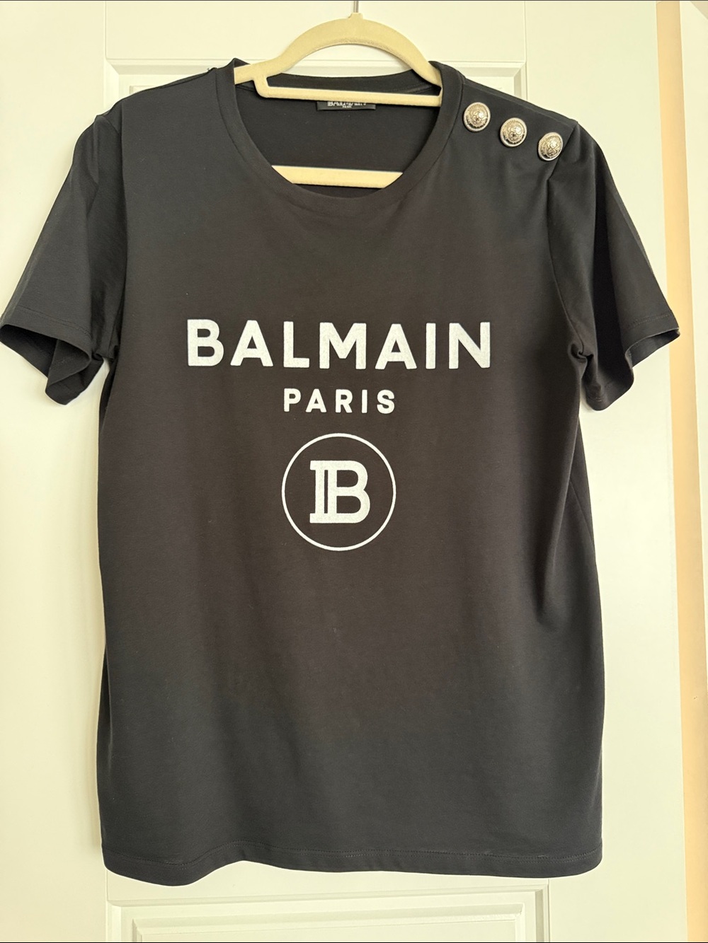 WOMENS size Medium Balmain Black Short Sleeve Logo Tee with Shoulder Buttons